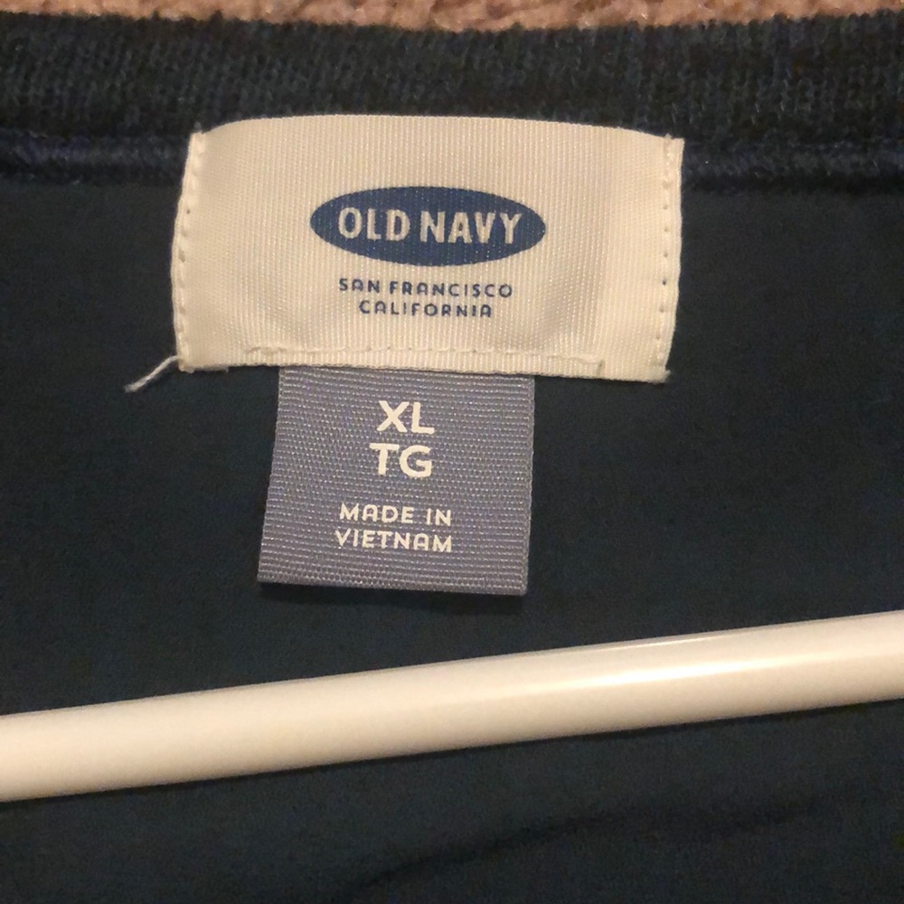 Top - Picture 2 of 3